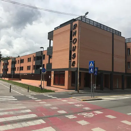 Holiday Aparthotel *