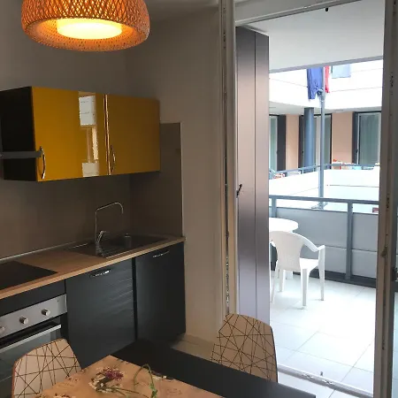Holiday Aparthotel *
